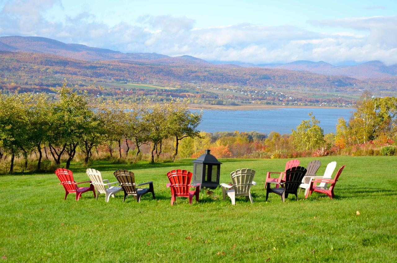 Domaine Steinbach Cidrerie B&B Distillerie Saint-Pierre-de-l'Ile-d'Orleans Экстерьер фото
